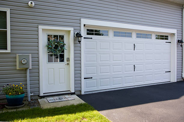 24/7 Emergency Garage Door Panel Replacement experts in Grove, OK